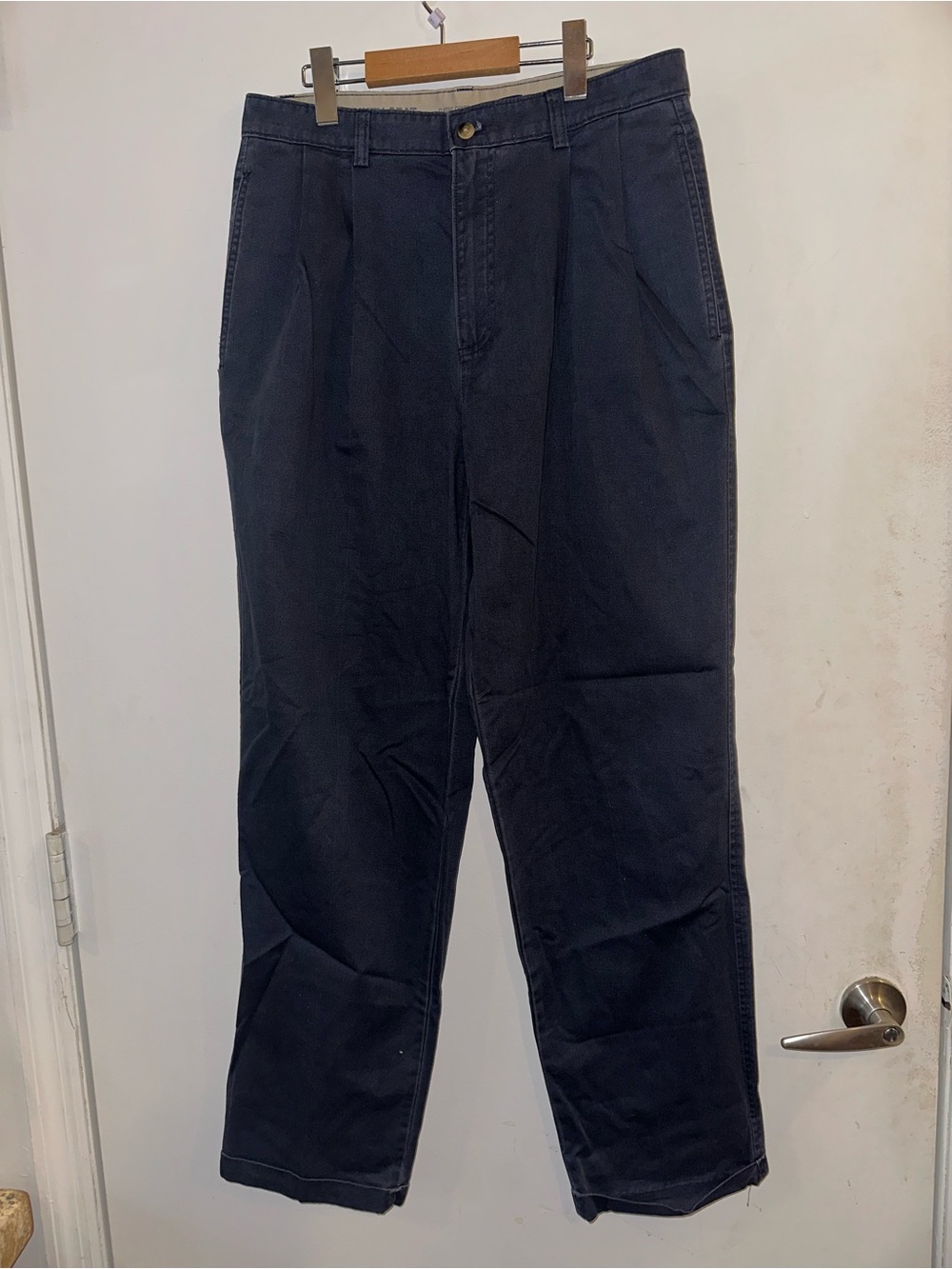 Vintage pleated men’s navy chinos - Picture 2 of 13